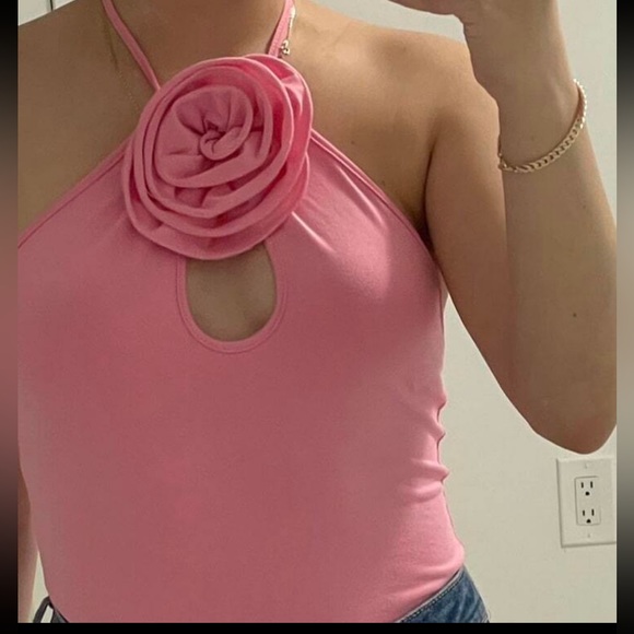 Pink 3D Rosette Cut Out Front Halter Top - Picture 4 of 4